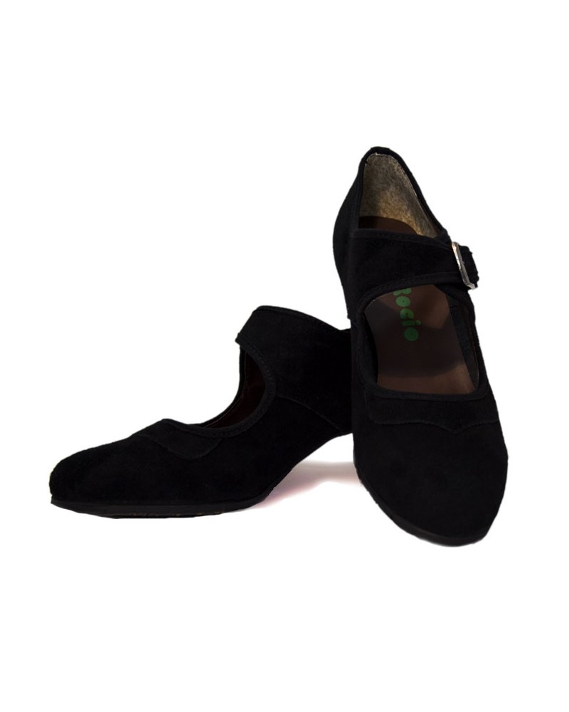 Zapatos flamencos de ante con clavos