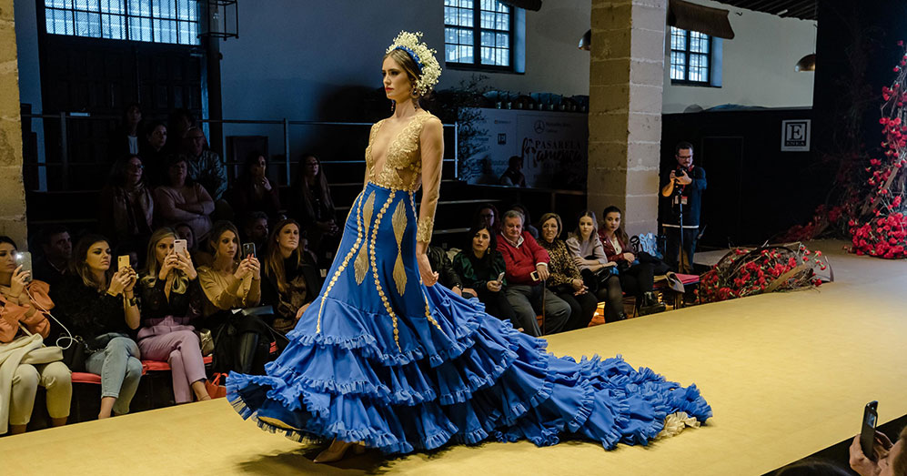 Diseñadora de moda flamenca